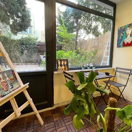 Local Artist's, Well Designed Spacious Garden Floor * Κωνσταντινούπολη